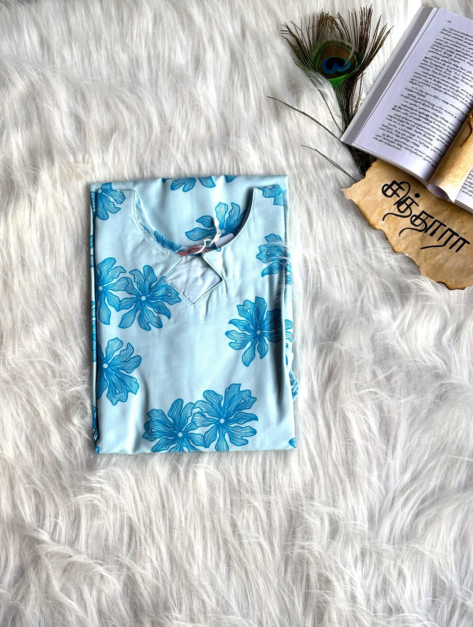 Daisy Kurta