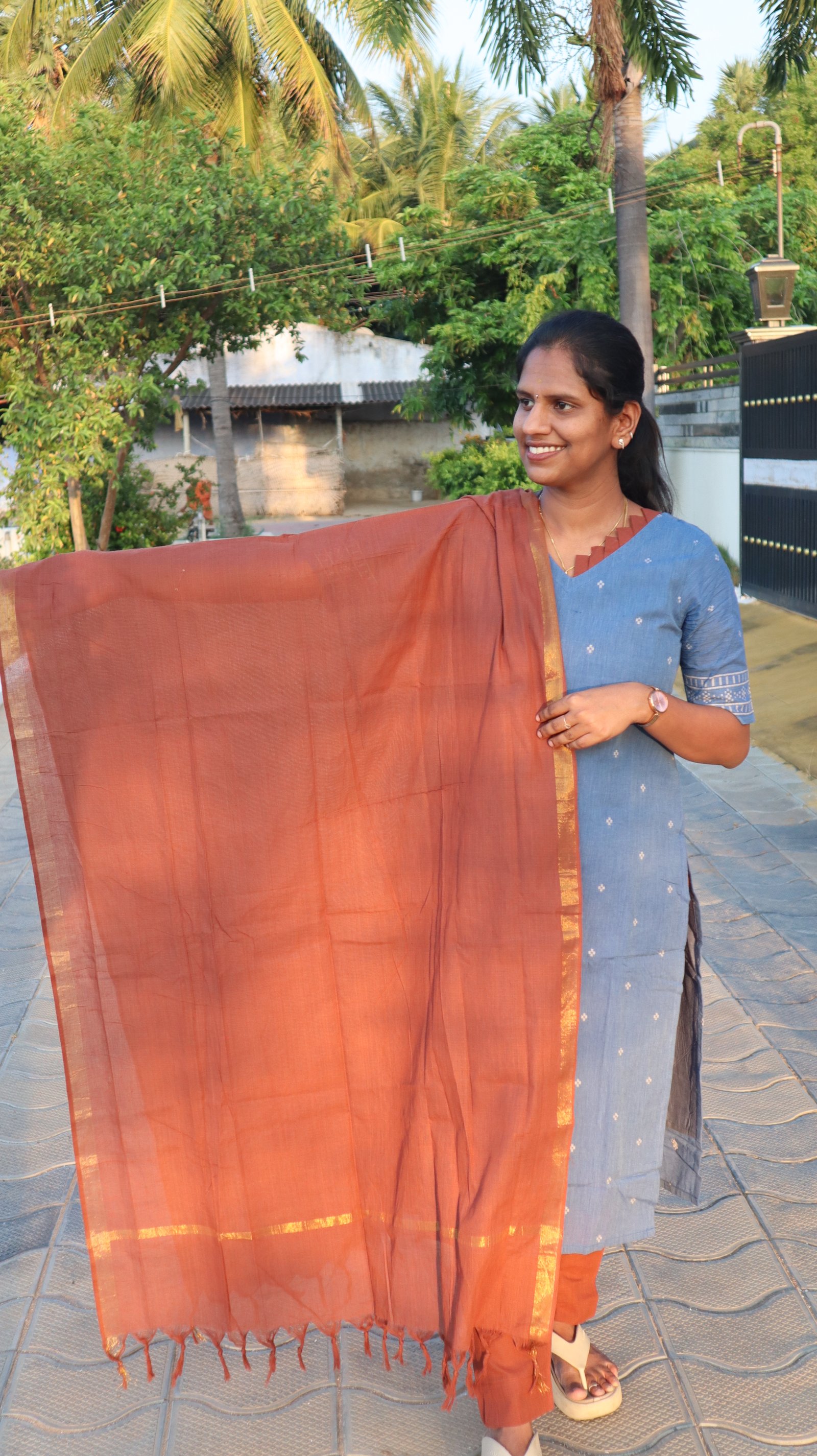 Anthi (Salwar Set)